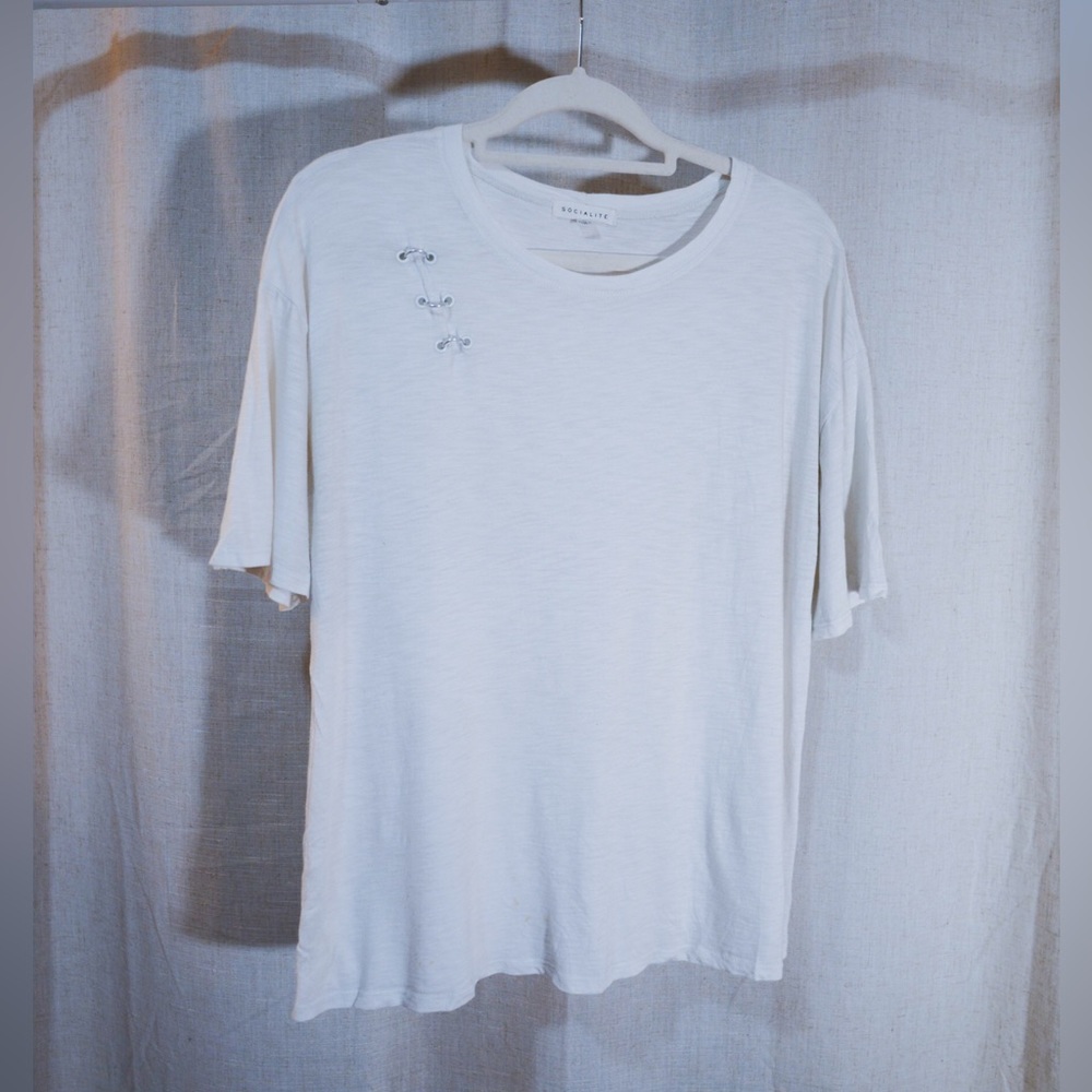 Tee With Piercing Ring Detail